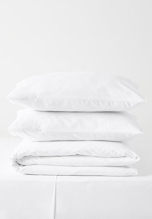 Sixth Floor - White Seersucker Duvet