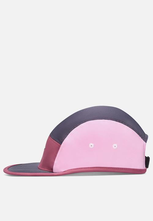 Nike - Nike Flydri-Fit Unstructured Swoosh Cap - Gridiron/Pink Smoke/Bleached Lilac