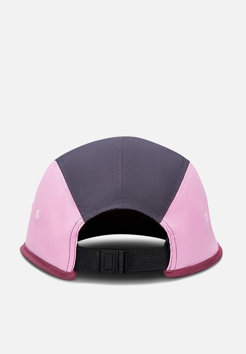 Nike - Nike Flydri-Fit Unstructured Swoosh Cap - Gridiron/Pink Smoke/Bleached Lilac