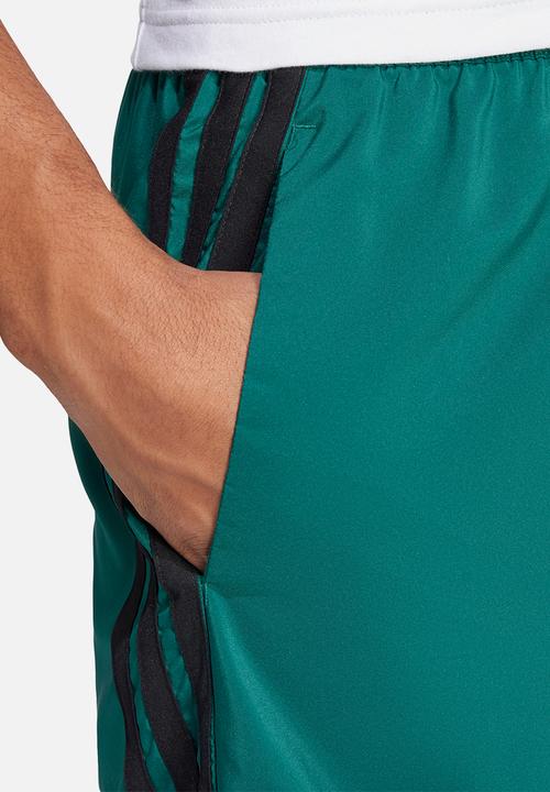 adidas Performance -  Essentials 3-Stripes Chelsea Shorts - Collegiate Green / Black