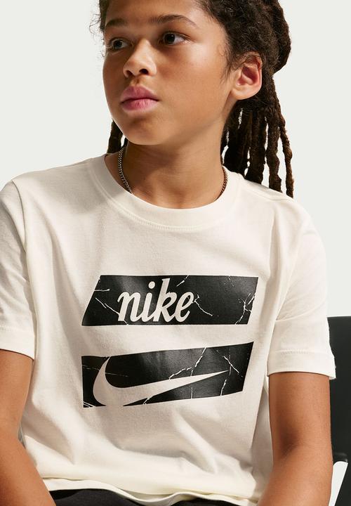 Nike - Nike sportswear club graphic tee - sail
