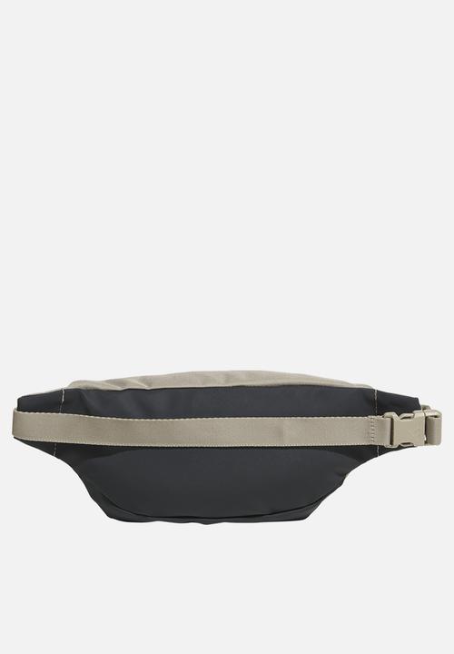 adidas Originals - Adidas Ess Waist Bag - beige 