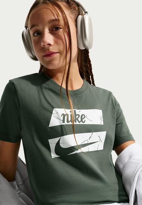 Nike - Nike sportswear club graphic tee - camo green