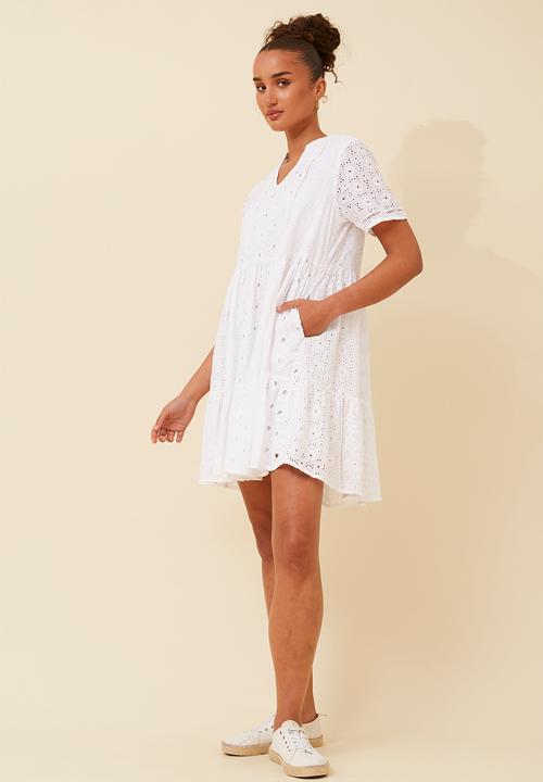 MANDI - Short Sleeve V-Neck Anglaise Above Knee A-Line Babydoll Dress - White