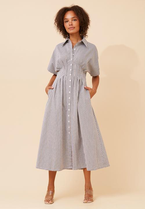 Izabel London - Batwing Stripe Maxi Dress With Waist And Back Dart Detail - Toffee