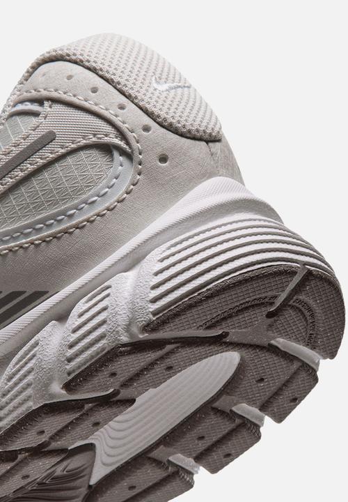 Nike - Nike v5 rnr grade school - light bone/summit white/cave stone