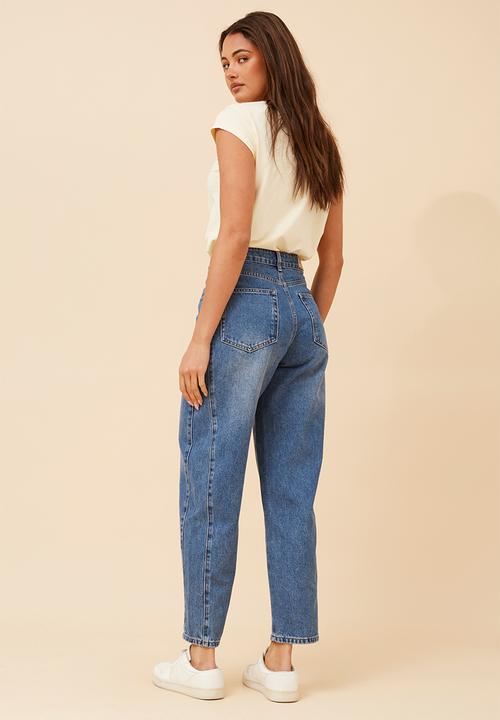 MANDI - Mid Waist Barrel Jean - Mid Denim