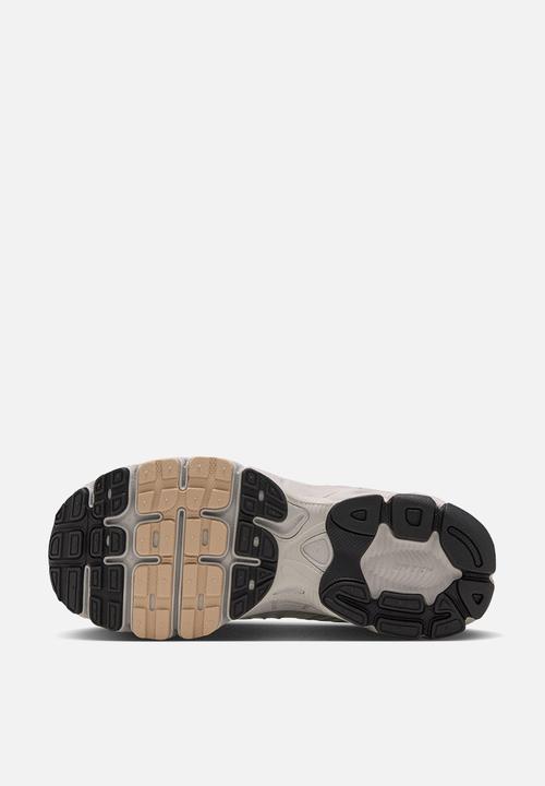Nike - Nike air max moto 2k grade school - light bone/black/ metallic silver