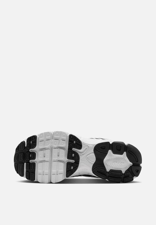 Nike - Nike air max moto 2k grade school - black/metallic silver/white