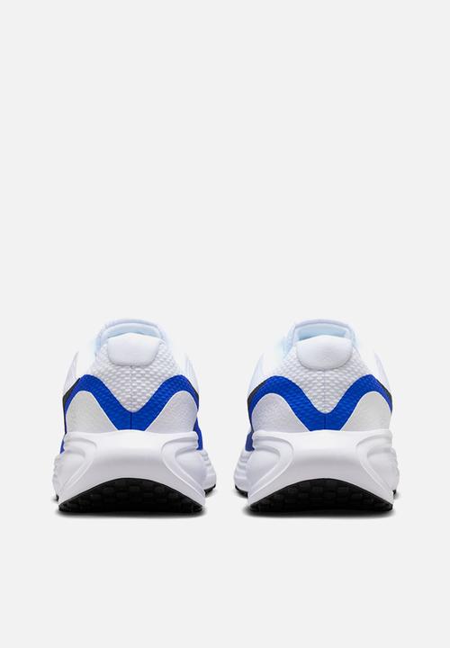 Nike - Nike Revolution 8