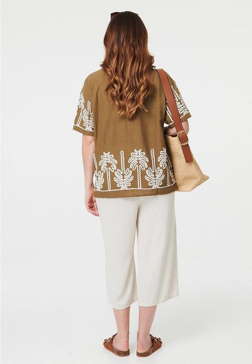MANDI - S/S Easy Wearing Button Through Shorter Length Blouse With Embroidery Detail - Khaki