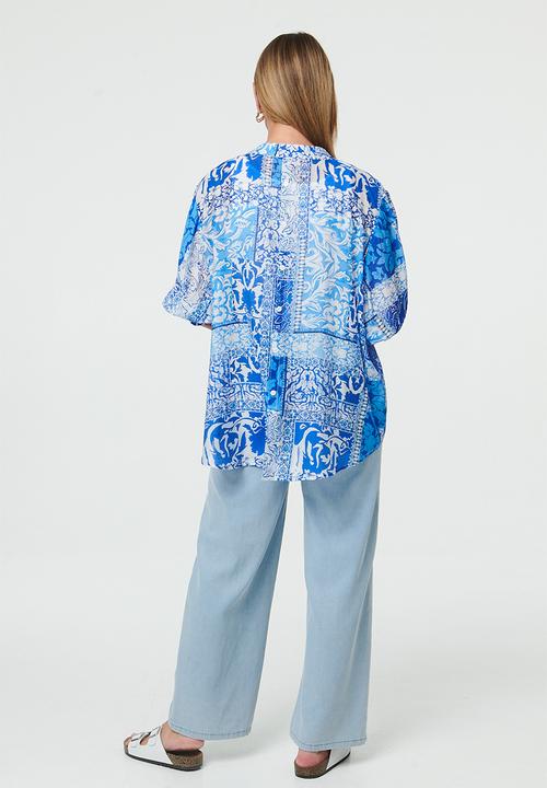Stella Morgan - Half Sleeve Batwing Sheer Button Through Shirt With Centre Back Button Detail - Multi Blue