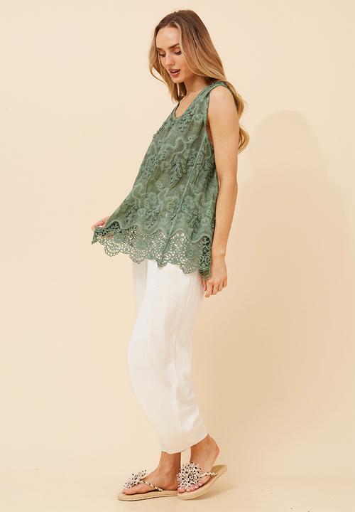 Izabel London - Sleeveless Cami Overdye With Floral Applique - Green