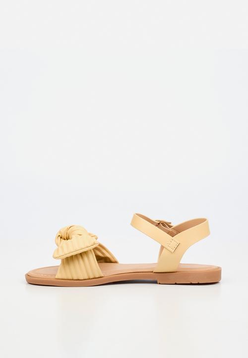 Flutterby - Ella 2 girls sandal - yellow