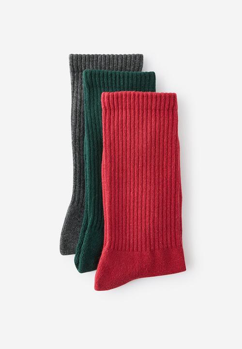 Cotton On - 3 PACK ESSENTIAL CREW SOCKS - RED/PINENEEDLE/CHARCOAL