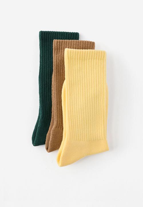 Cotton On - 3 PACK ESSENTIAL CREW SOCKS - BUTTER YELLOW/TAUPE/PINENEEDLE