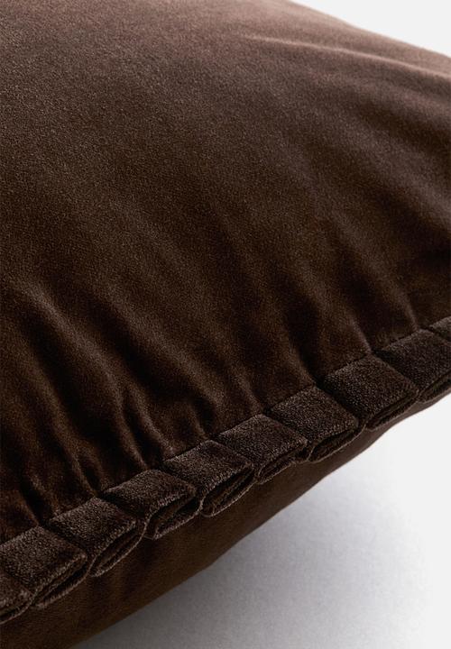 H&M - Pleated velvet cushion cover - dark brown