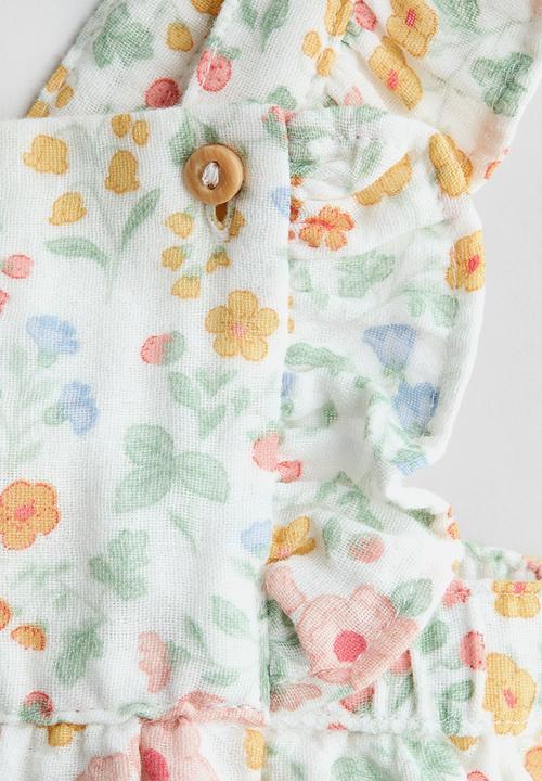 H&M - Cotton dungaree shorts - white/floral