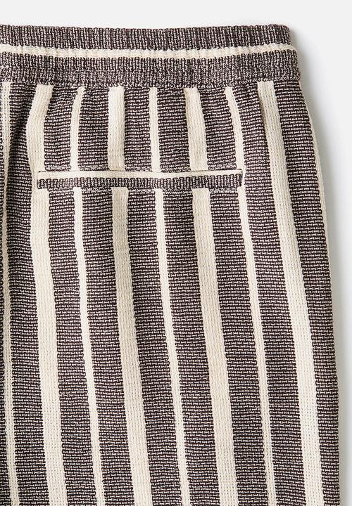 H&M - Regular fit shorts - brown/striped
