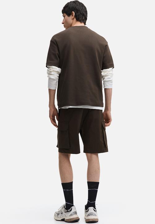 H&M - Regular fit cargo shorts - brown