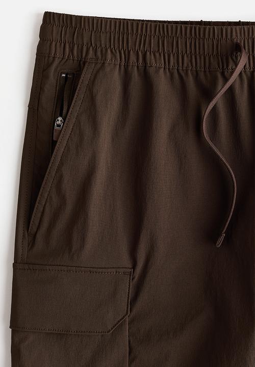 H&M - Regular fit cargo shorts - brown