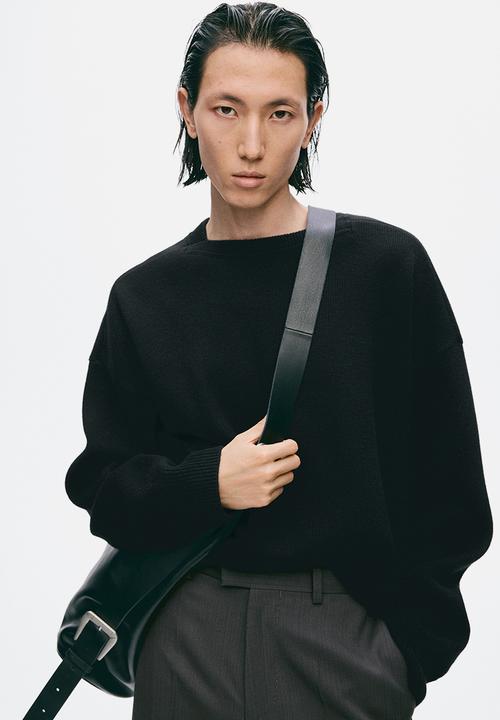 H&M - H&M Atelier:  Loose fit rib-knit cashmere jumper - black