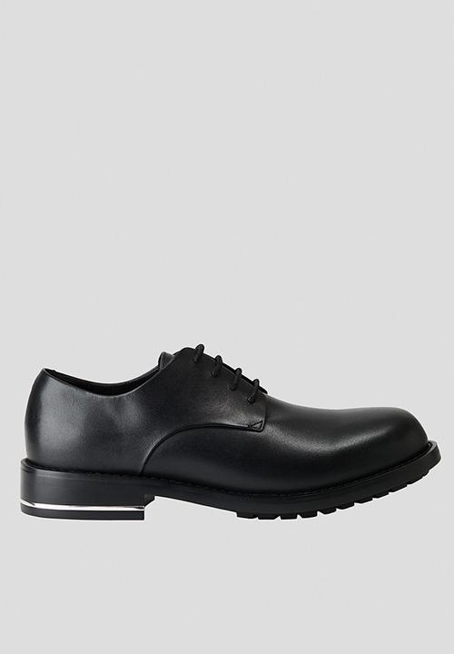 H&M - H&M Atelier:  Leather derby shoes - black
