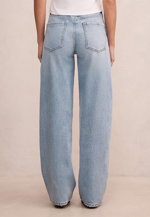 Forever New - Nicki mid-rise straight jeans in - light wash