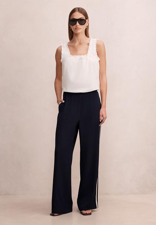 Forever New - Valerie bubble top - porcelain