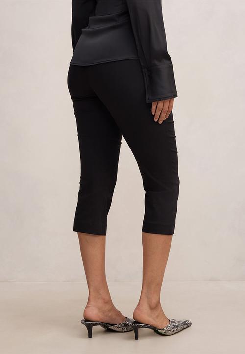Forever New - Alexis flared hem capri pants - black