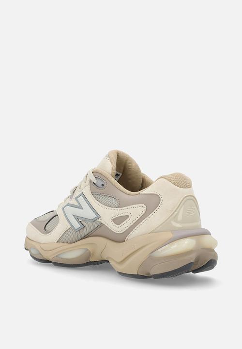 New Balance  - 983