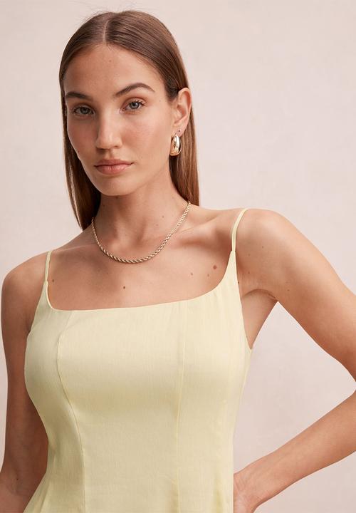 Forever New - Emery panel midi dress in - soft daffodil