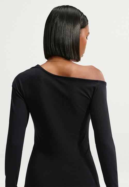 Nike - W Nk Ls Fitted Off Shldr Top - Black/Sail
