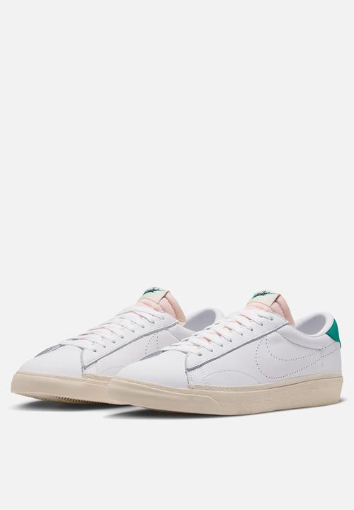 Nike - TENNIS CLASSIC AC