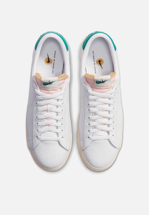 Nike - TENNIS CLASSIC AC