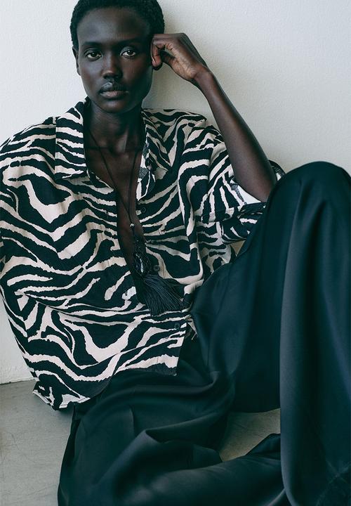H&M - Linen-blend shirt - black/zebra print