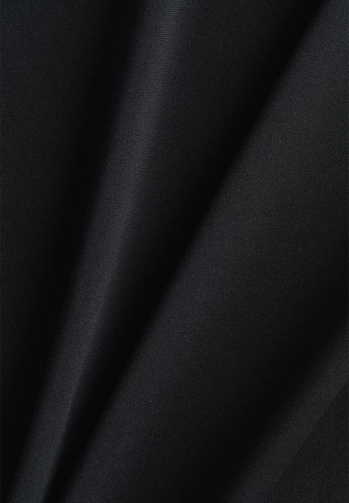 H&M - Seamless slim fit sports top with softmove - black