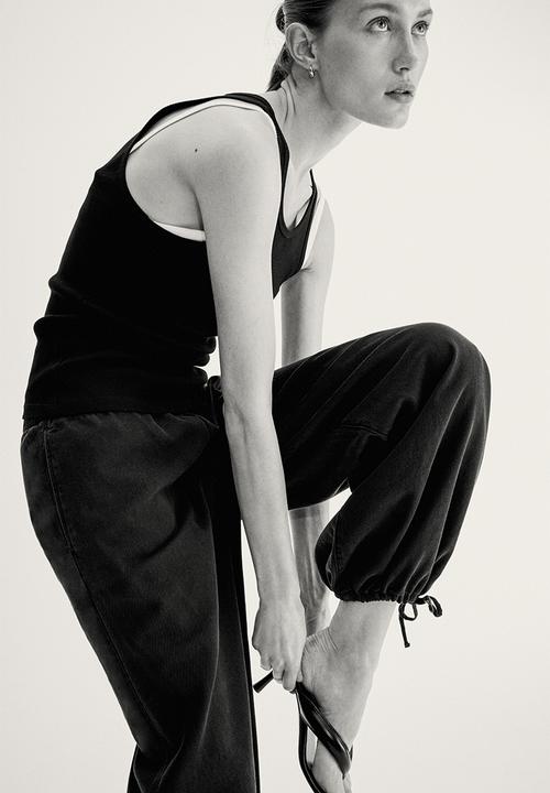 H&M - Balloon-leg denim trousers - black