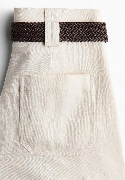 H&M - Belted tailored shorts - cream