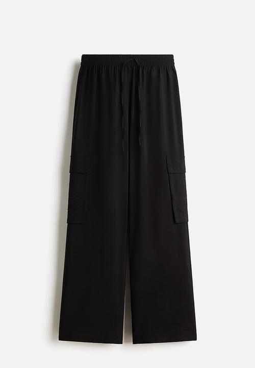 H&M - Wide cargo trousers - black