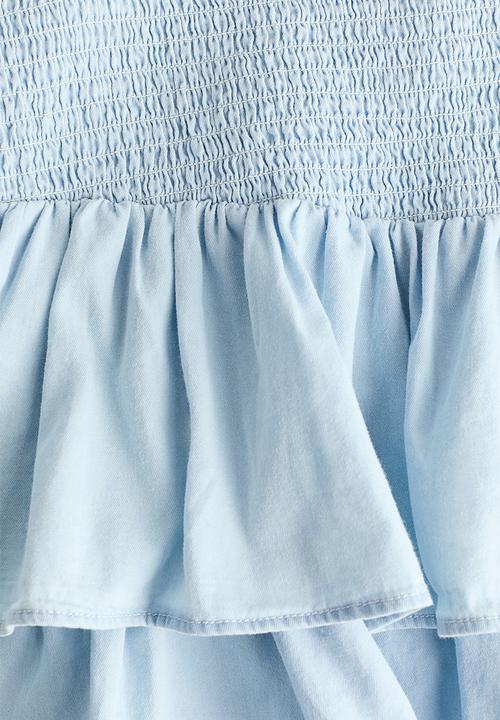 H&M - Smocked denim skirt - light blue