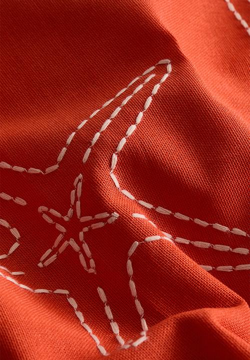 H&M - Embroidery-motif cushion cover - bright red/starfish