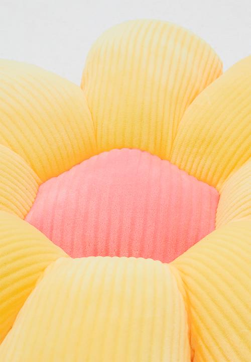 Pop Candy - Supersoft mochi minky daisy cushion - yellow/pink
