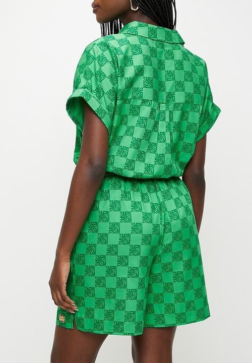 Steve Madden - Ladies Ayra Allover Printed Logo Shorts - Emerald
