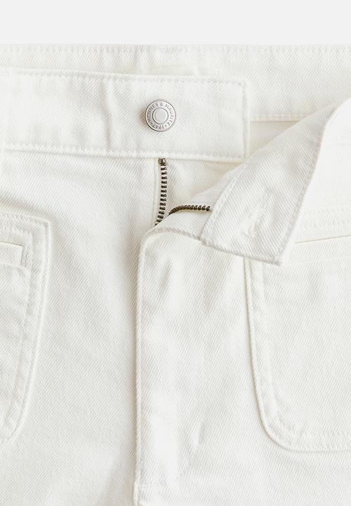 H&M - High-waisted denim shorts - cream