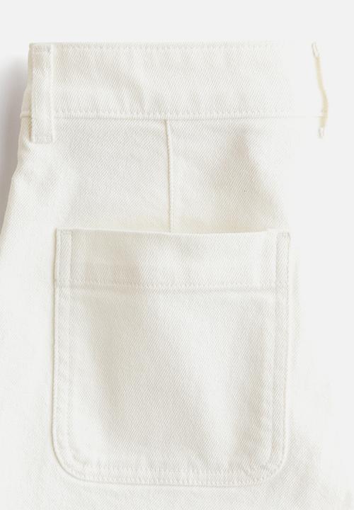 H&M - High-waisted denim shorts - cream