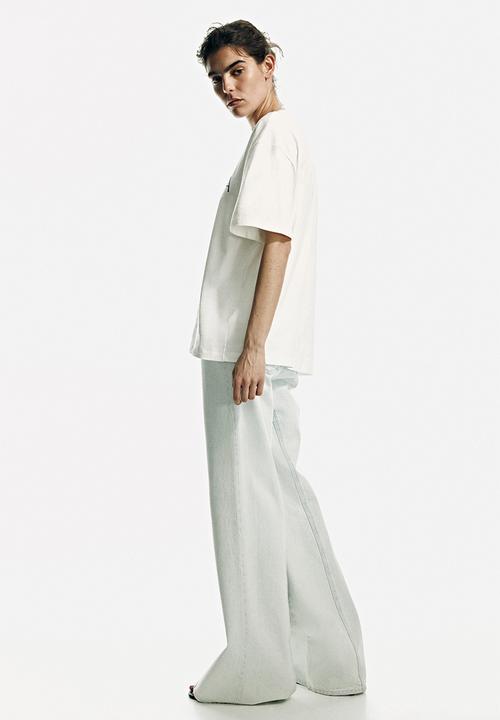H&M - Oversized t-shirt - white/bellavista