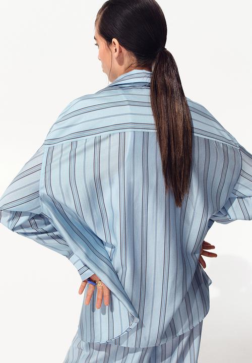 H&M - Oversized shirt - light blue/striped