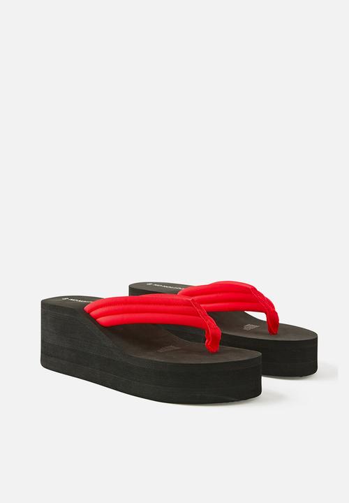 Cotton On - Serena Wedge Flip Flop - red
