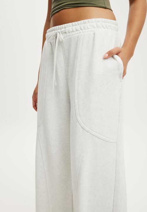 Cotton On - Active Fleece Utility Sweatpant - Light Grey Marle